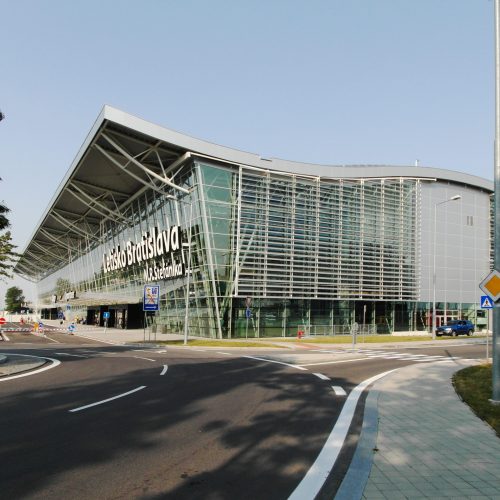 Bratislava_Airport_new_terminal_BTS